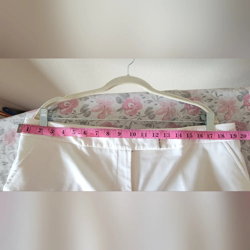 RAFAELLA WHITE BERMUDA SHORTS - Picture 8 of 9